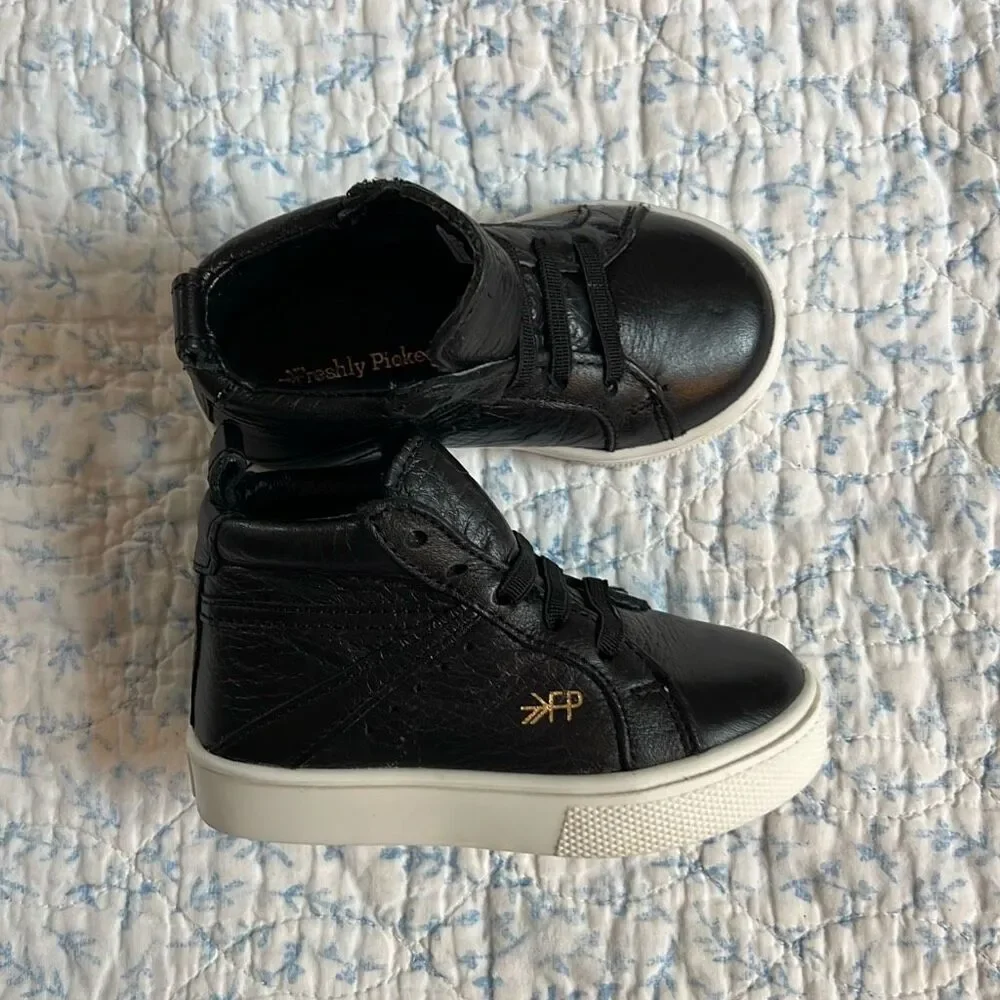 Freshly picked toddler 5 black‎ high top sneakers
